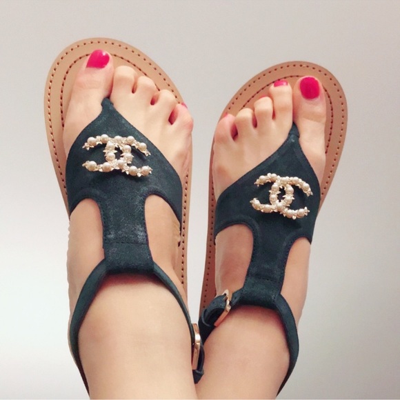 Chanel Navy Suede Thongs With Pearl Interlocking CC Size 40 - Picture 14 of 14